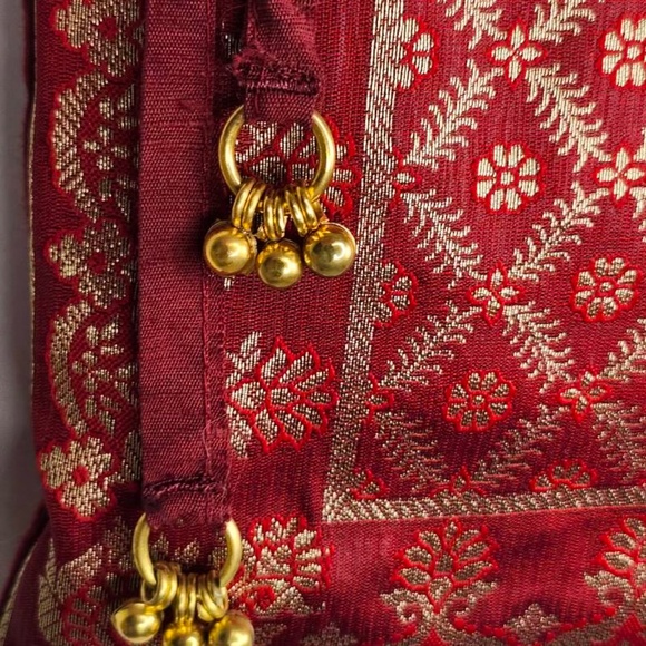 Maggi B Boho Mandela Wine and Gold 13x13” women’s Purse - Picture 3 of 11